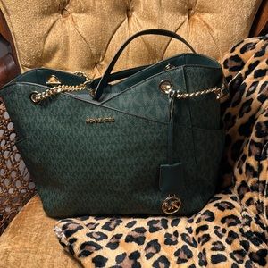 Michael Kors Jet Set Large Chain Shoulder Tote Racing
Green MK Signature Logo